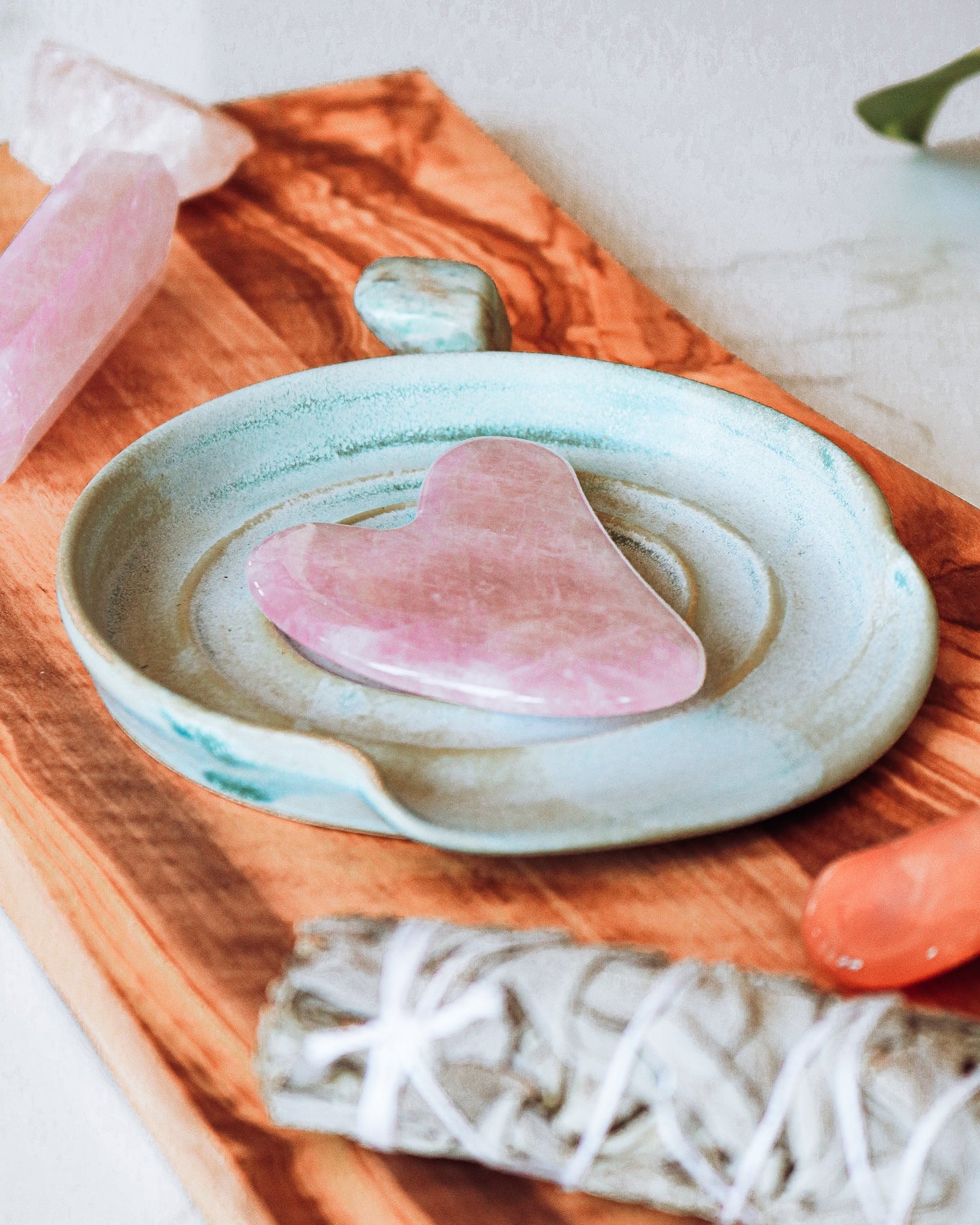 Verela Rose Gua Sha z růženínu - produktová fotografie